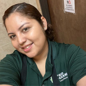 Meet your Posher, Dania